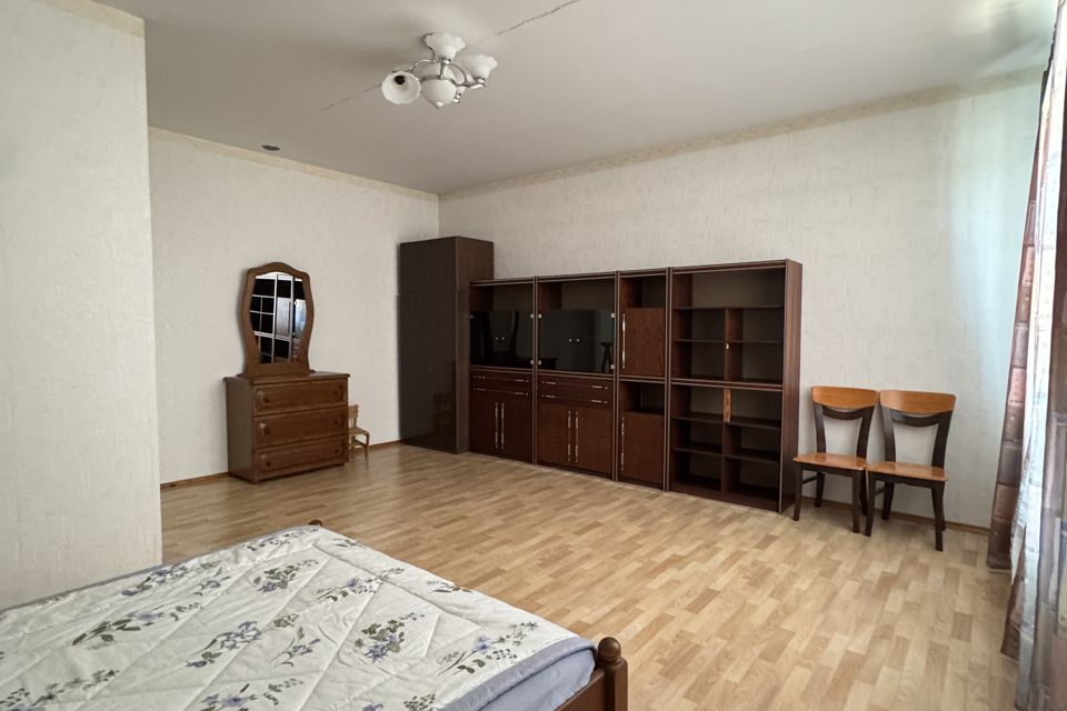 Продаётся 3-этажный дом, 570 м²