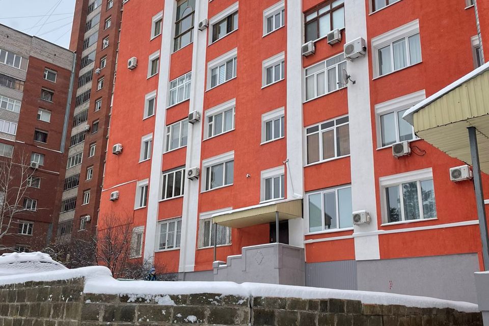Продаётся 3-комнатная квартира, 134 м²