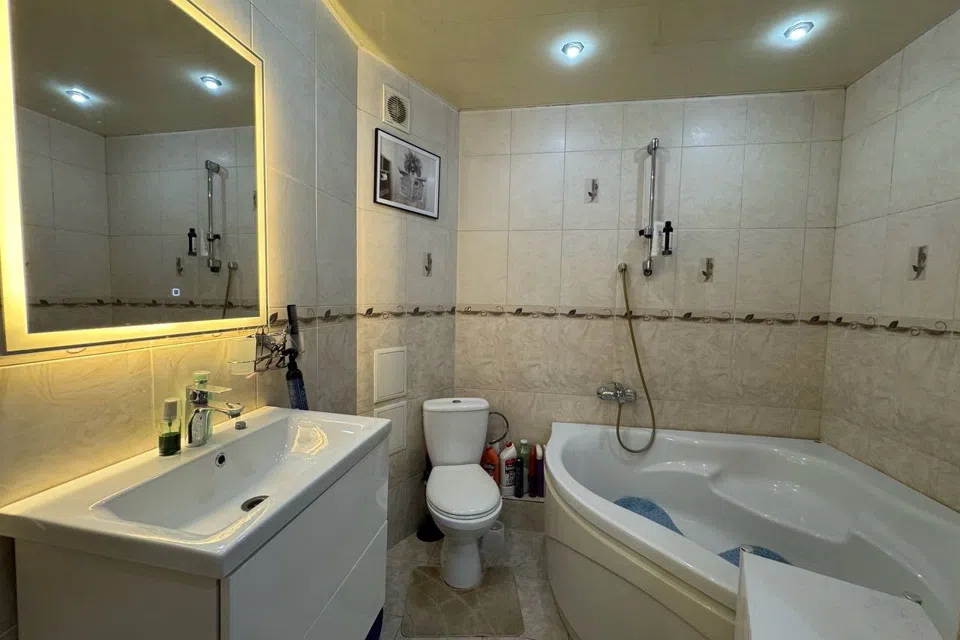 Продаётся 3-комнатная квартира, 63 м²
