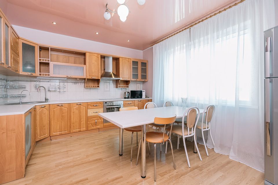 Продаётся 3-комнатная квартира, 110 м²
