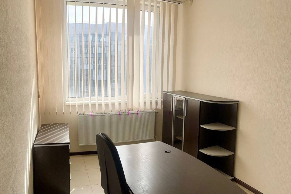 Сдаётся офис, 180 м²