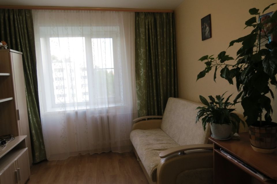 Продаётся 3-комнатная квартира, 65.2 м²