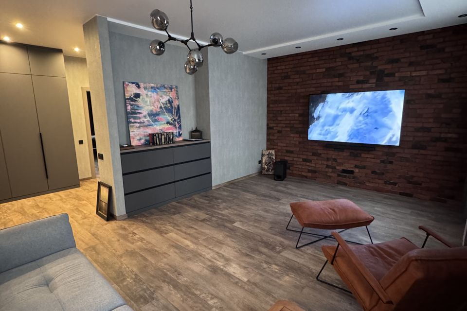 Продаётся 2-комнатная квартира, 81 м²