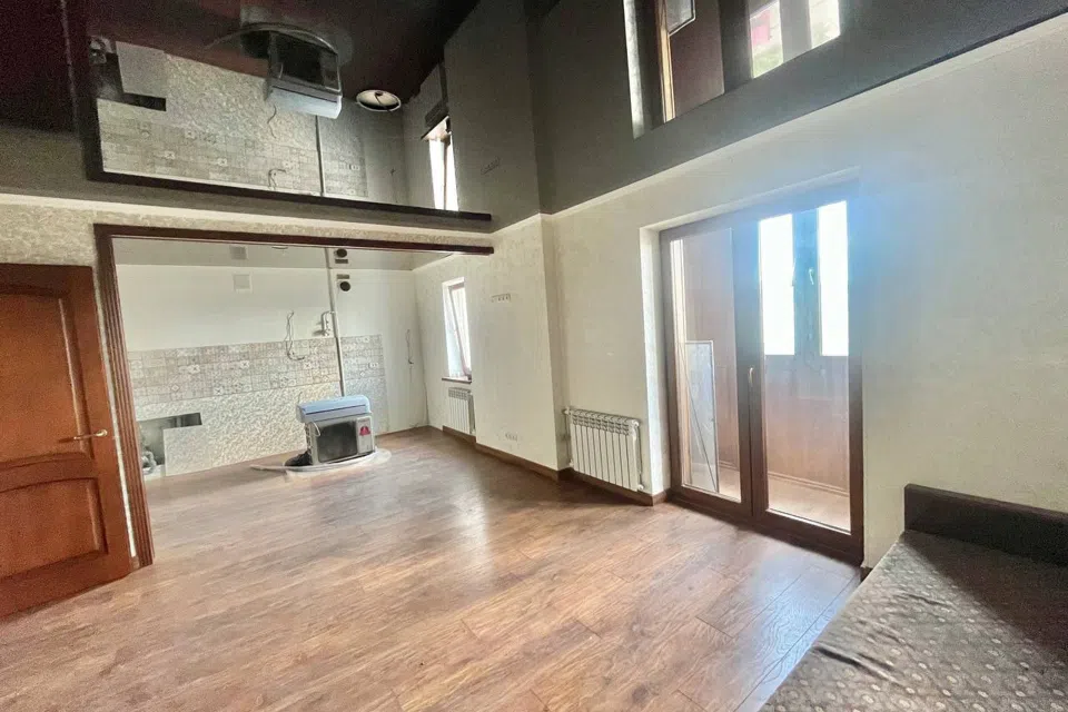 Продаётся 4-комнатная квартира, 88 м²