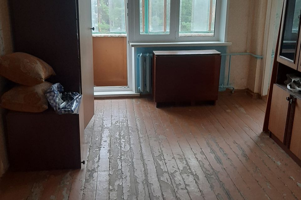 Продаётся 4-комнатная квартира, 60.3 м²