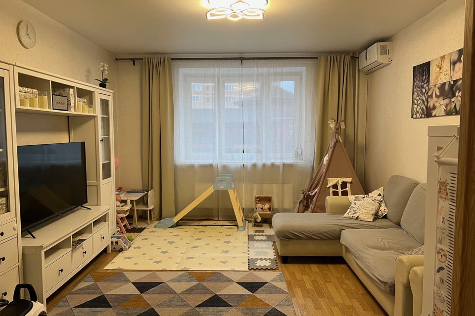 Продаётся 2-комнатная квартира, 64.3 м²