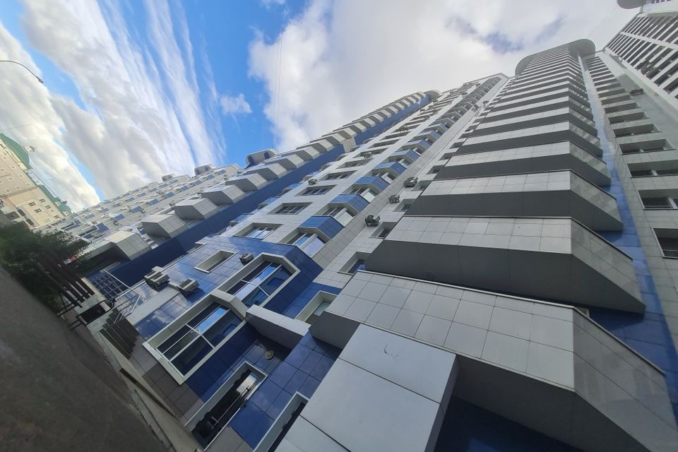 Продаётся 3-комнатная квартира, 105 м²
