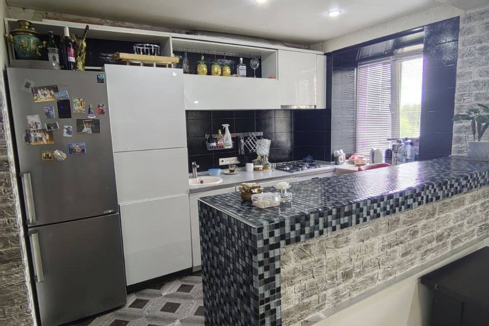 Продаётся 2-комнатная квартира, 56 м²
