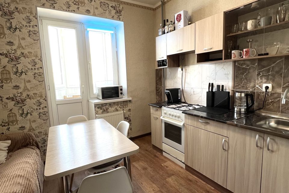 Продаётся 1-комнатная квартира, 46 м²