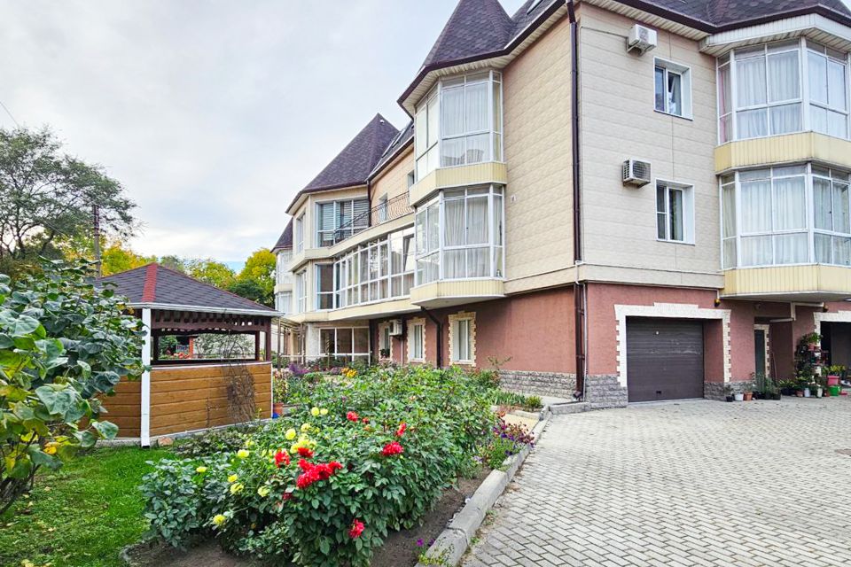 Продаётся 4-комнатная квартира, 296 м²