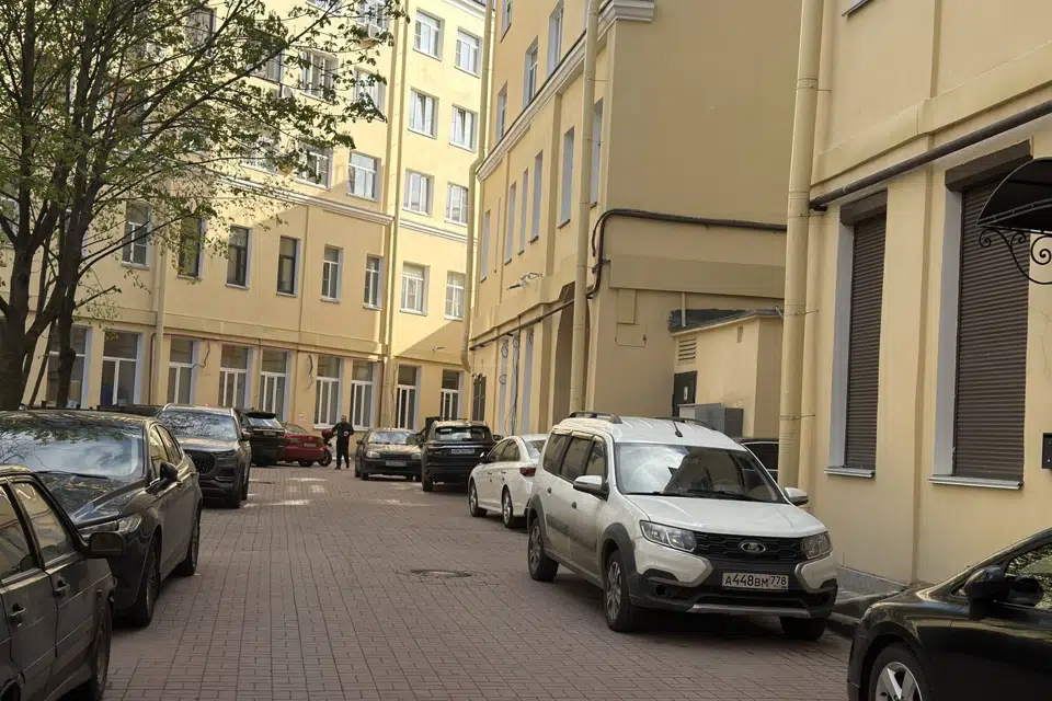 Продаётся 1-комнатная квартира, 69.2 м²