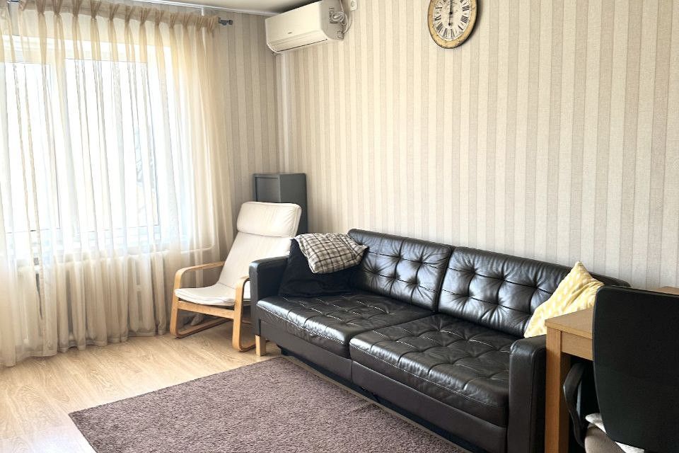 Продаётся 4-комнатная квартира, 80 м²