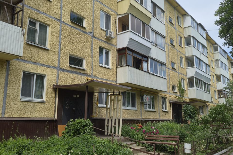 Продаётся 4-комнатная квартира, 61 м²
