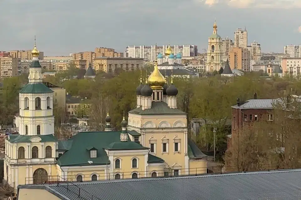 Продаётся 4-комнатная квартира, 125.1 м²