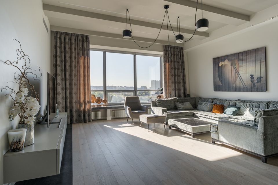 Продаётся 4-комнатная квартира, 270 м²