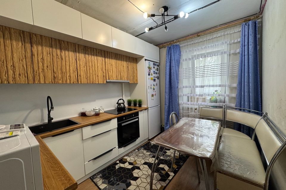 Продаётся 3-комнатная квартира, 63 м²