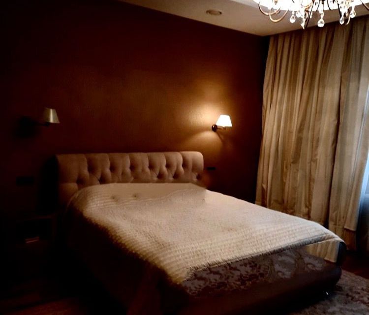 Продаётся 3-комнатная квартира, 207.1 м²