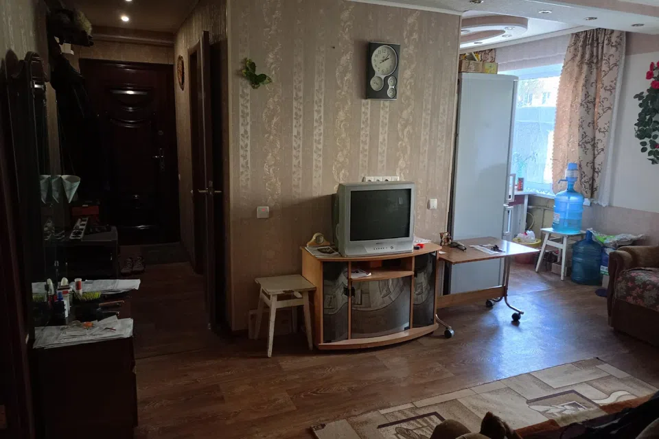 Продаётся 4-комнатная квартира, 66.7 м²
