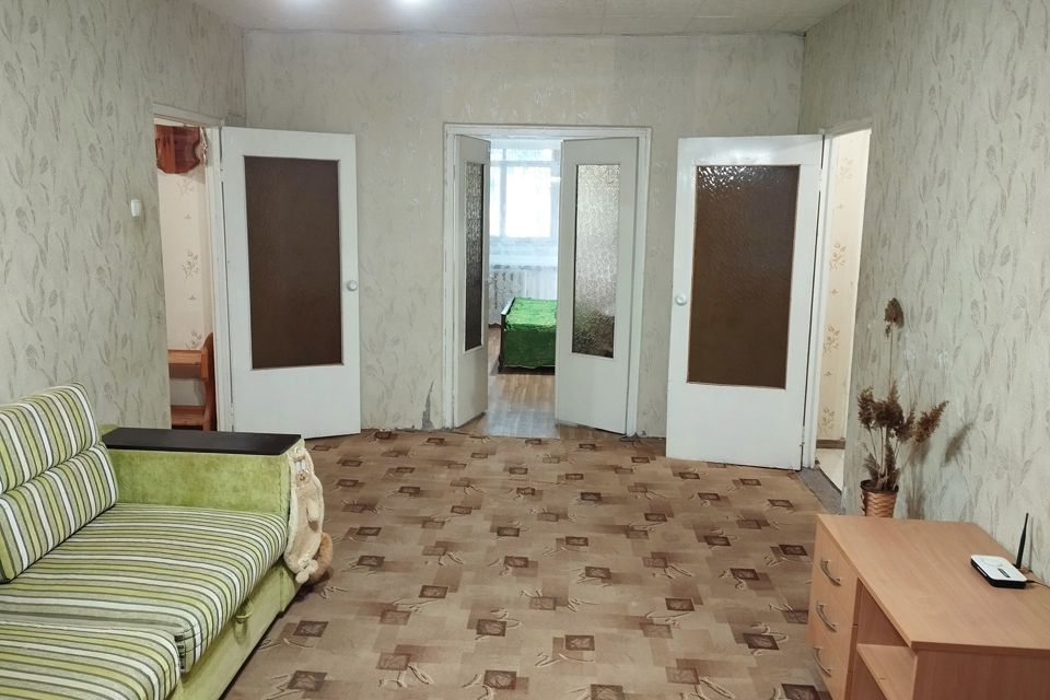 Продаётся 4-комнатная квартира, 98 м²
