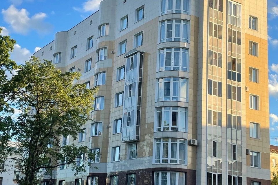 Продаётся 2-комнатная квартира, 97.6 м²