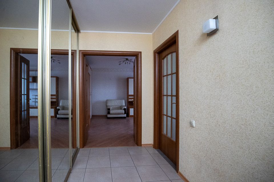 Продаётся 3-комнатная квартира, 108.2 м²