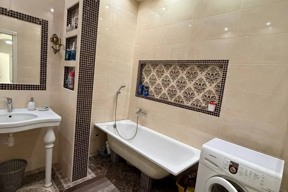 Продаётся 2-этажный дом, 292 м²