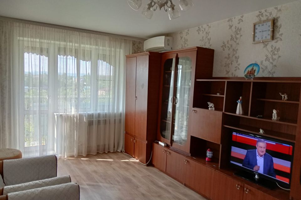 Продаётся 4-комнатная квартира, 58.8 м²