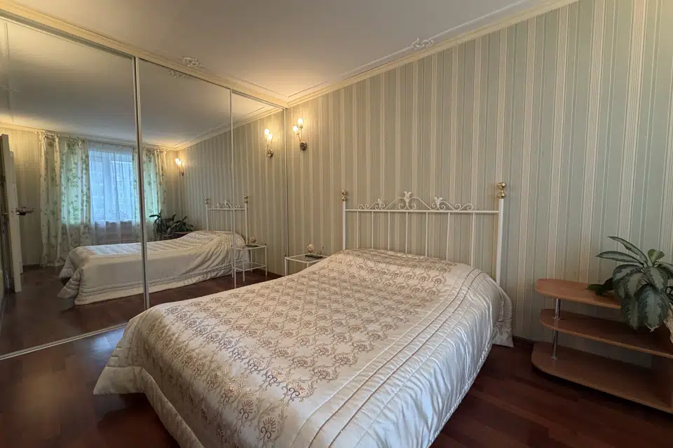 Продаётся 3-комнатная квартира, 57.2 м²