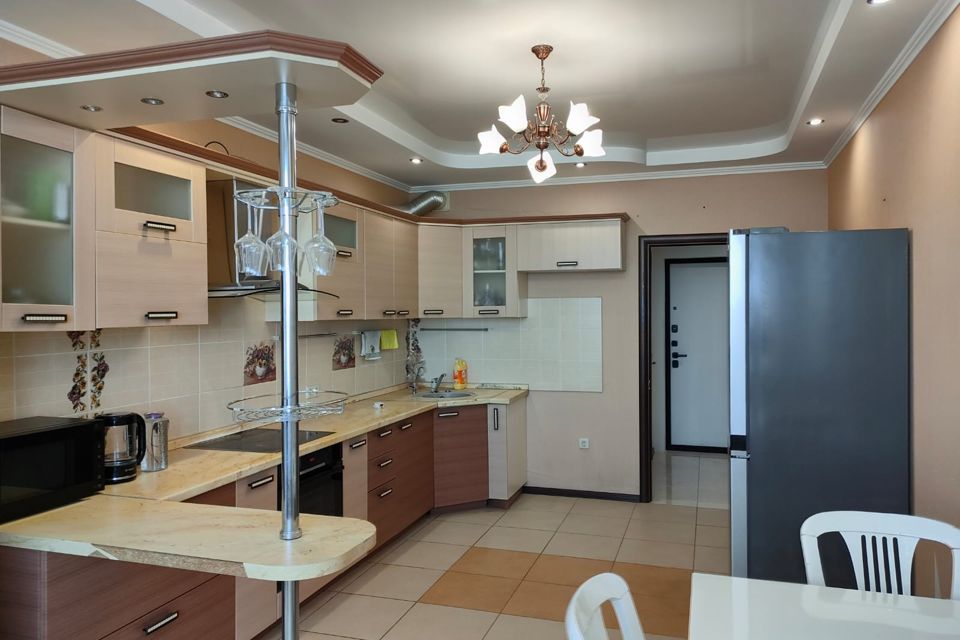 Продаётся 3-комнатная квартира, 127 м²
