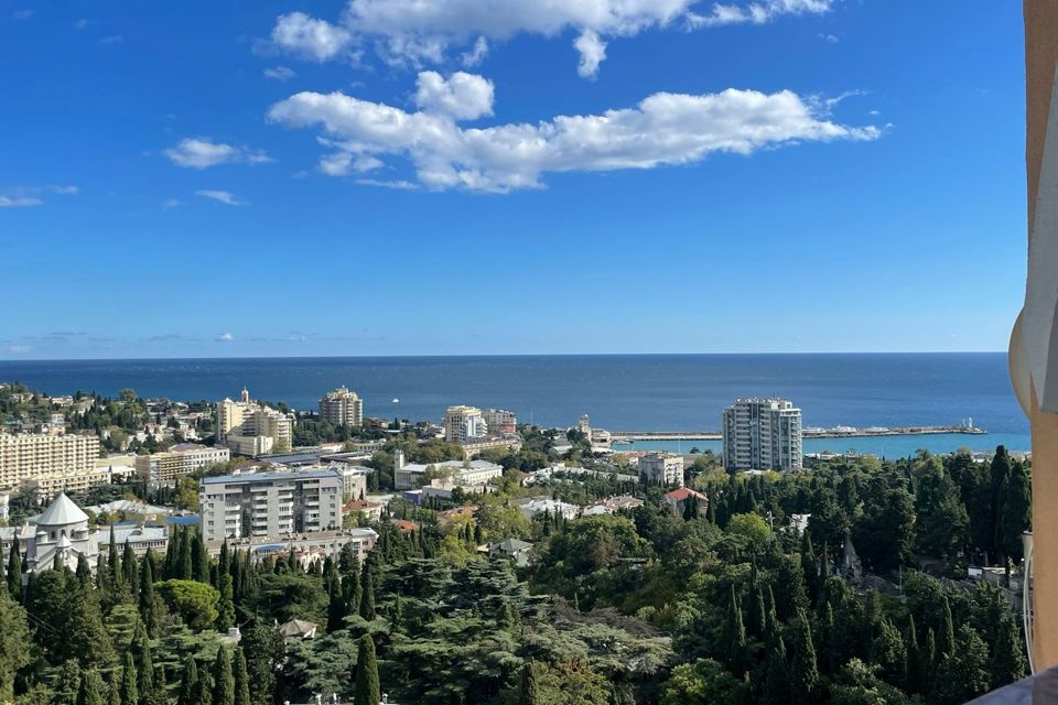 Продаётся 3-комнатная квартира, 103.3 м²