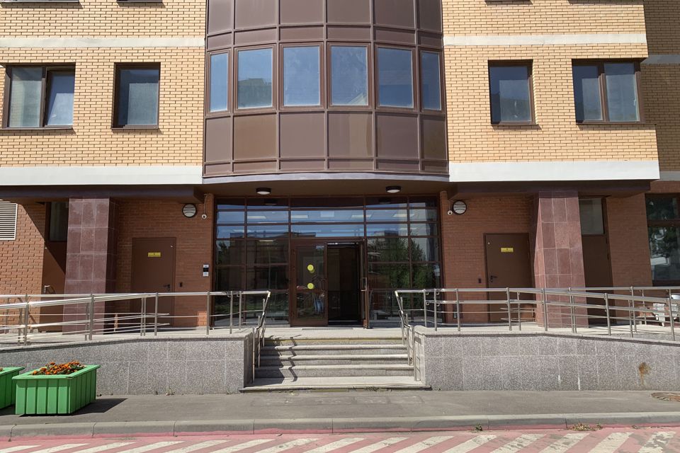 Продаётся 3-комнатная квартира, 102 м²