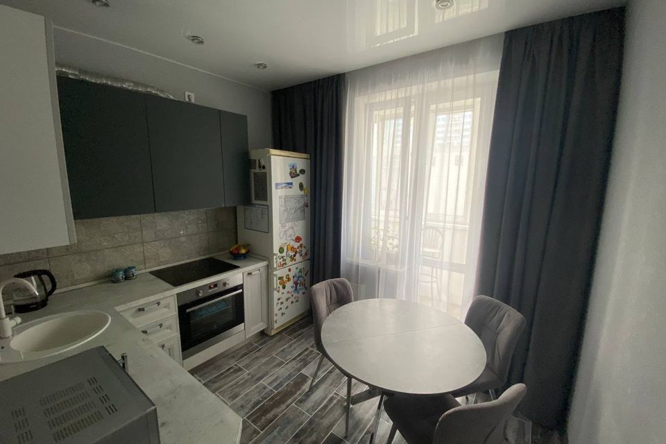 Продаётся 1-комнатная квартира, 40.2 м²