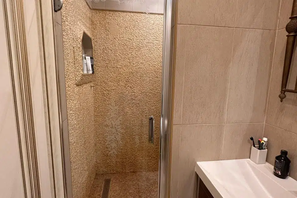 Продаётся 3-комнатная квартира, 156 м²