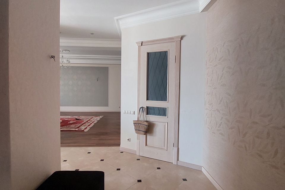 Продаётся 3-комнатная квартира, 115.3 м²