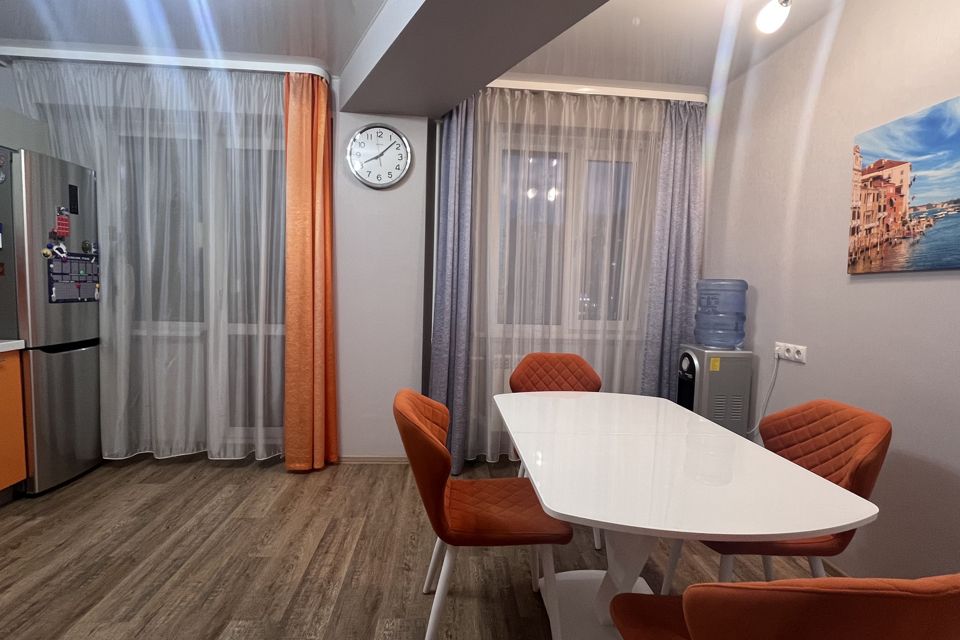 Продаётся 3-комнатная квартира, 111.6 м²