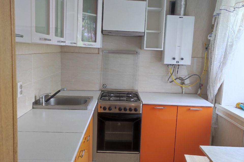 Продаётся 4-комнатная квартира, 62 м²