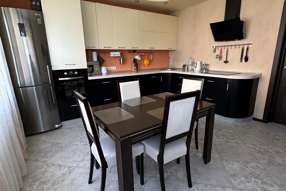 Продаётся 2-комнатная квартира, 79 м²