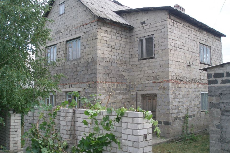 Продаётся 2-этажный дом, 150 м²