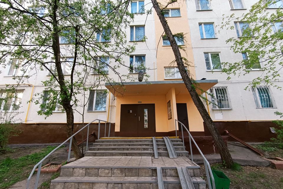 Продаётся 3 комнаты в 3-комн. квартире, 12 м²
