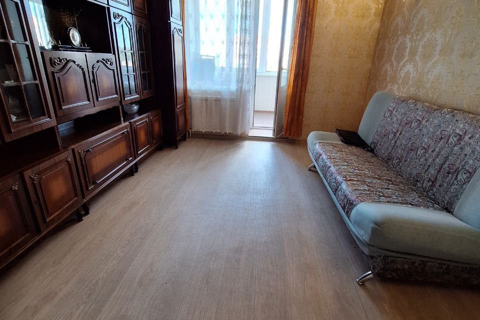 Продаётся 1-комнатная квартира, 41.7 м²