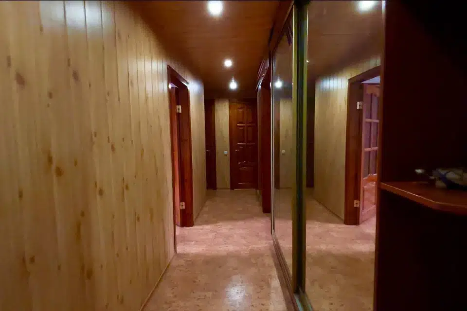 Продаётся 4-комнатная квартира, 90 м²