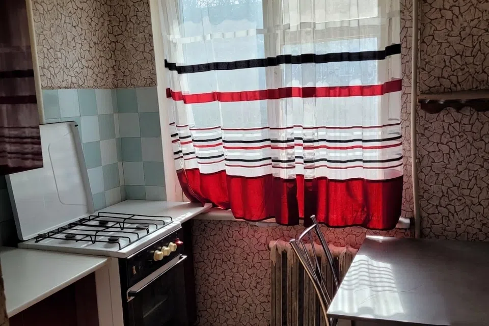 Продаётся 3-комнатная квартира, 47.7 м²