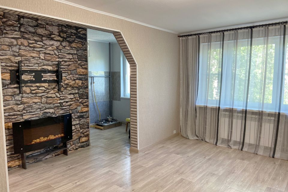 Продаётся 3-комнатная квартира, 50.4 м²