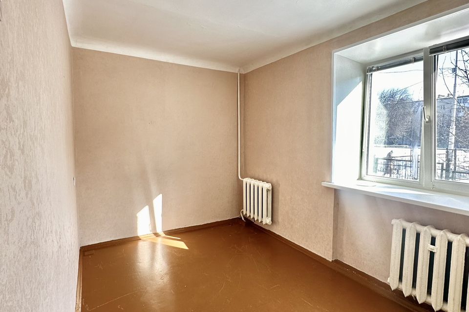 Продаётся 3-комнатная квартира, 51.7 м²