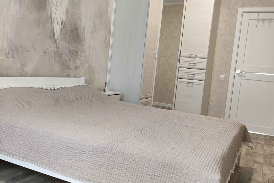Продаётся 2-комнатная квартира, 56.8 м²