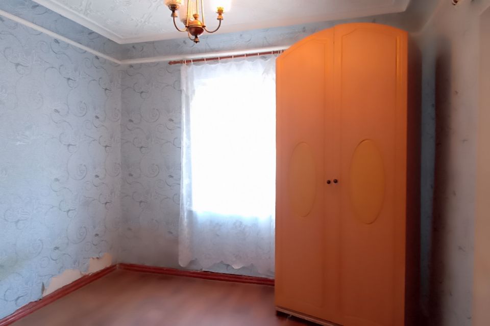 Продаётся 4-комнатная квартира, 54.9 м²