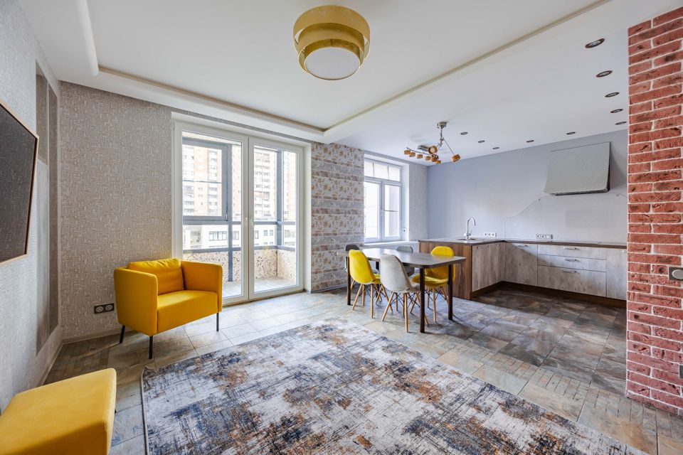 Продаётся 4-комнатная квартира, 123.6 м²