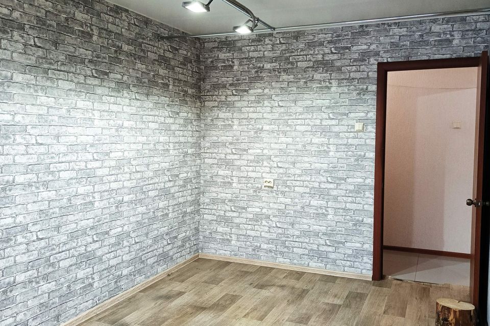 Продаётся 4-комнатная квартира, 98 м²
