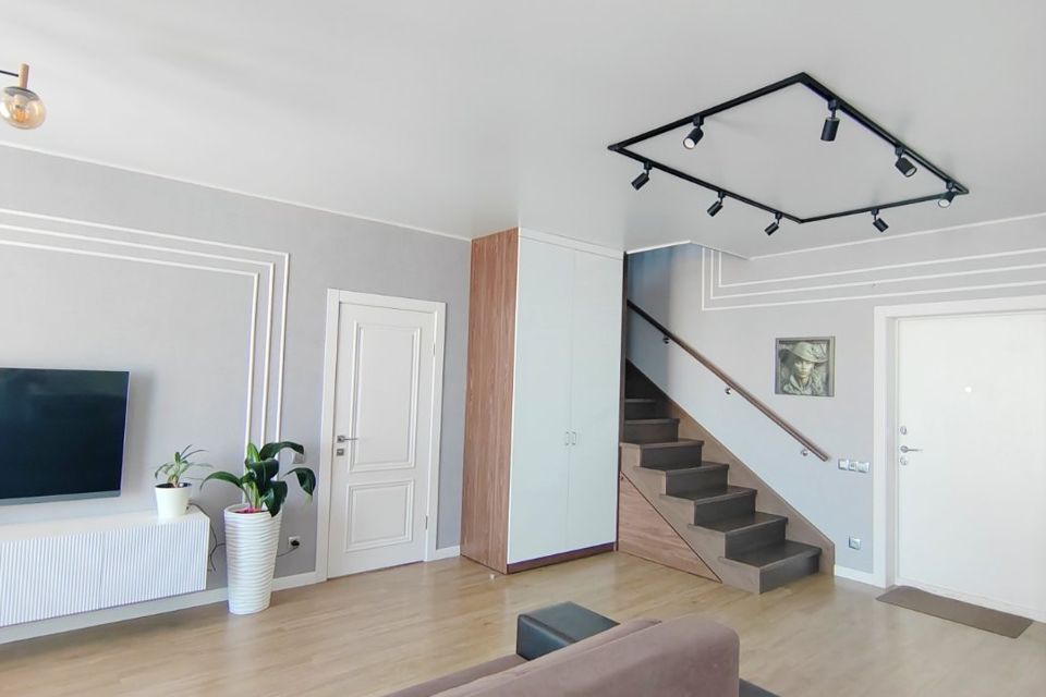 Продаётся 4-комнатная квартира, 120 м²