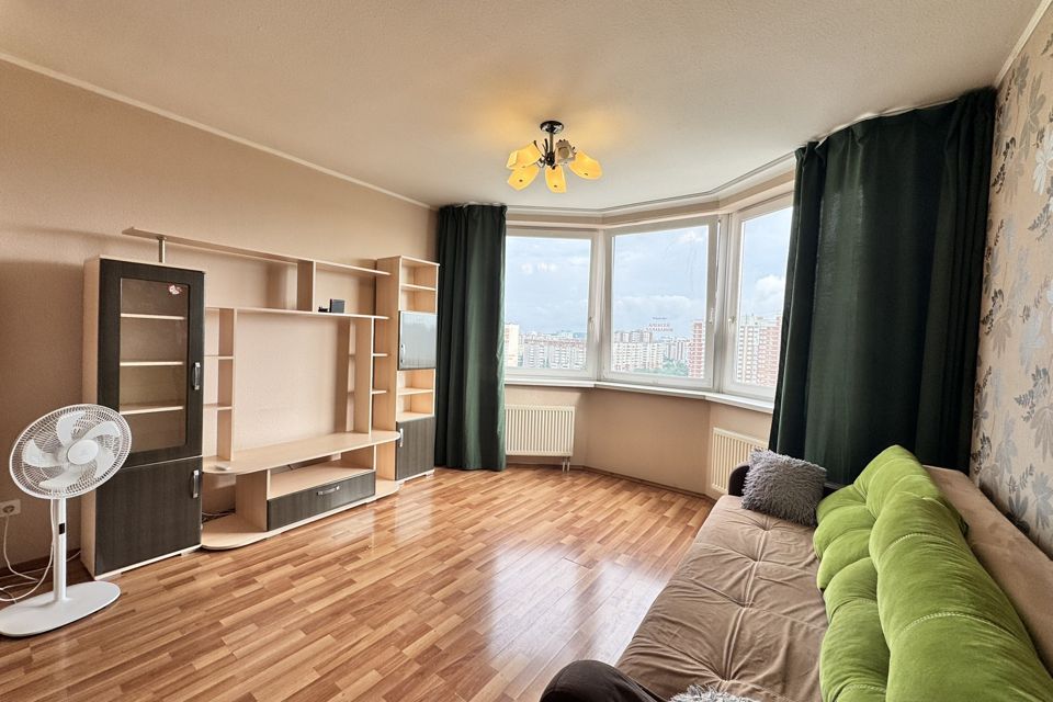 Продаётся 1-комнатная квартира, 56.8 м²